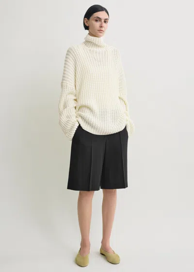 Totême Wide Fluid Shorts Black