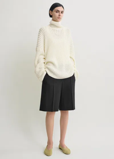 Totême Wide Fluid Shorts Black