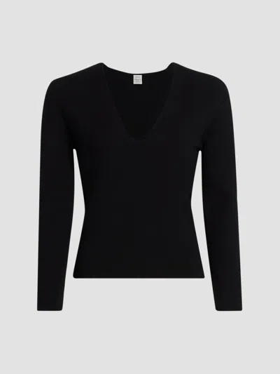 Totême Women's Compact Knit V-neck Top In Black