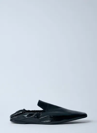 Totême Elastic Leather Loafers In Black