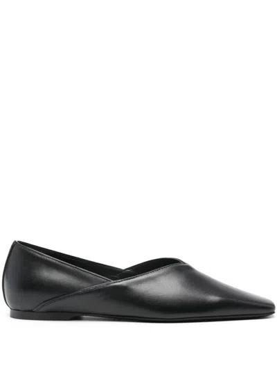 Totême Everyday Leather Flats In Black