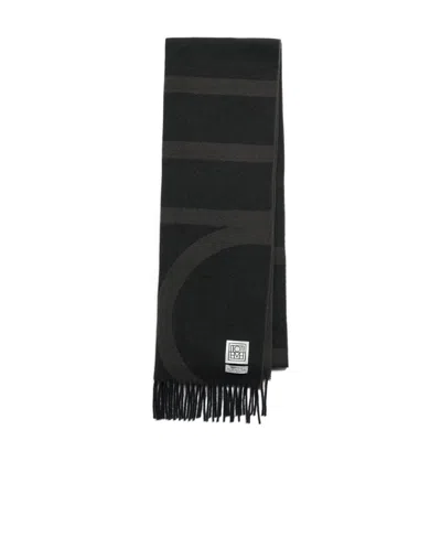 Totême Intarsia-knit Virgin-wool Scarf In Grey