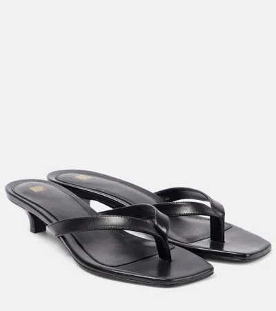 TOTÊME LEATHER THONG SANDALS