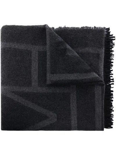 Totême Monogram Scarf In Mixed Cachemire In Grigio