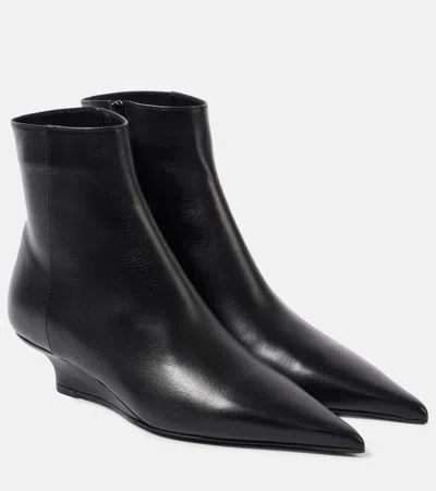 TOTÊME SHARP 40 LEATHER ANKLE BOOTS