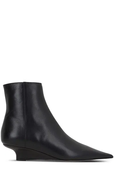 TOTÊME SHARP POINTED-TOE ANKLE BOOTS