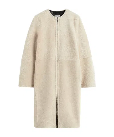 Totême Shearling Coat In Cream