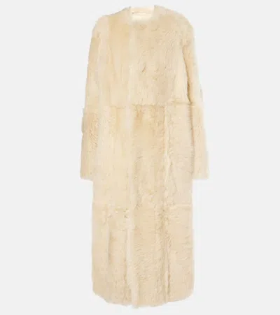 Totême Shearling Coat In White