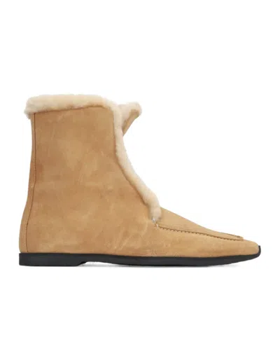 TOTÊME TOTÊME SHEARLING-EDGE SQUARE TOE BOOTS