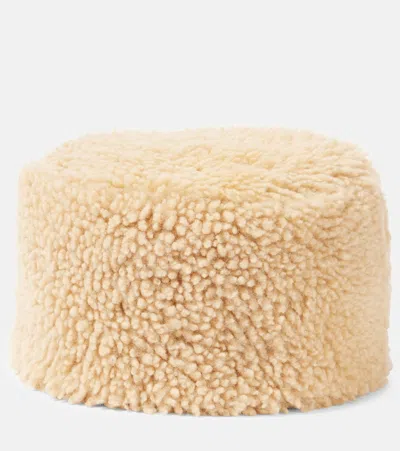 Totême Toteme Beige Shearling Hat In Brown