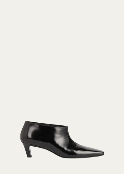 Totême Sleek Leather Kitten-heel Shoetie In Black