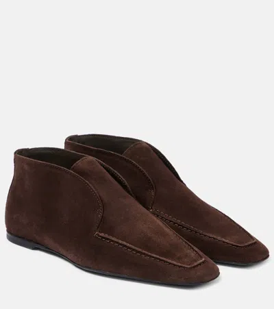 Totême Suede Desert Boots In Brown