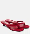 Totême Suede Heeled Flip Flops Scarlet In Rot