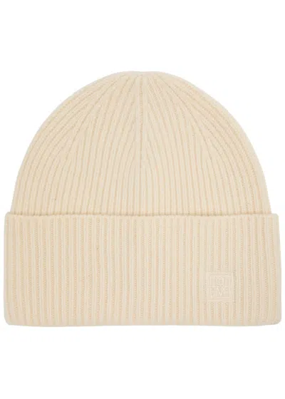 Totême Toteme Ribbed Wool-blend Beanie In Neutral