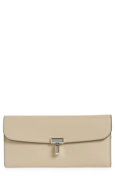 Totême Toteme T-lock Leather Wallet In Fawn