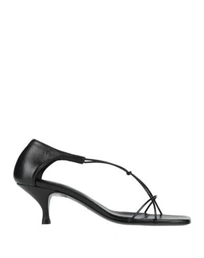 Totême The Knot Leather Sandals In Black