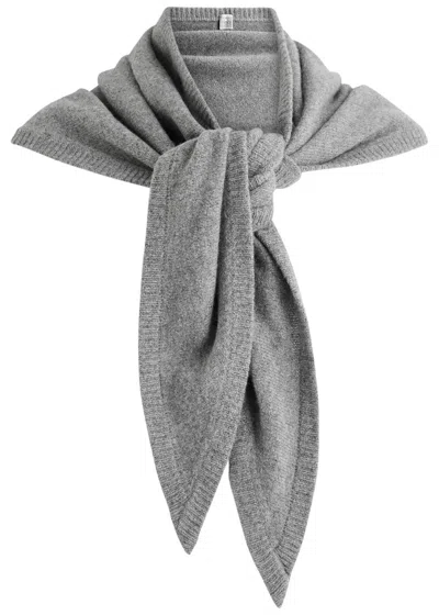 Totême Toteme Wool And Cashmere-blend Scarf In Grey