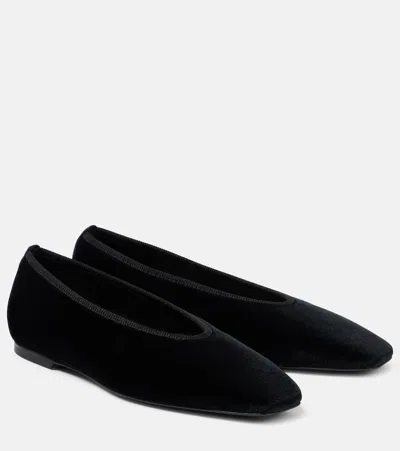 TOTÊME MINIMALIST VELVET BALLET FLATS