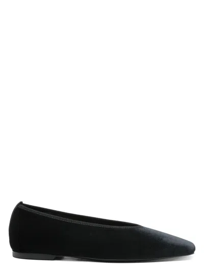 TOTÊME WOMEN'S MINIMALIST BALLERINAS