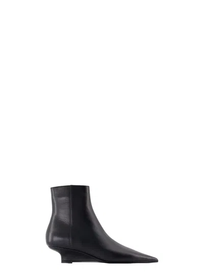 TOTÊME WOMEN'S SHARP ANKLE BOOTS