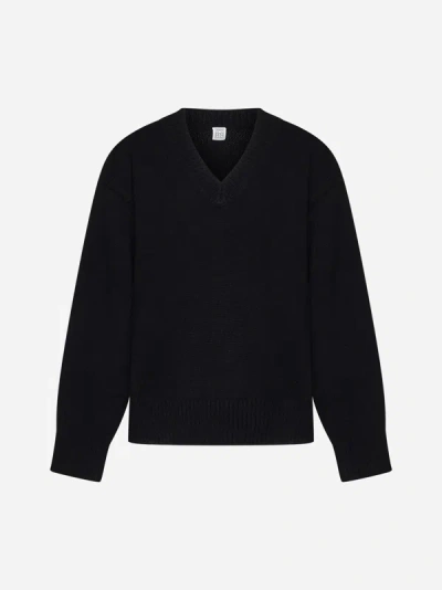 Totême Women's Wool-cashmere V-neck Sweater In Black