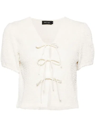 Tout A Coup Textured Front-tie T-shirt In 白色