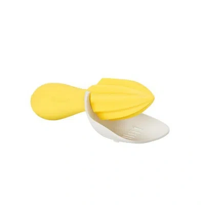 Tovolo Citrus Reamer With Seed Catcher In White & Yellow