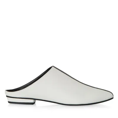 Traces Of Heels Women's Black / White Horizon Mules In White Leather With Black Decorative Piping In Black/white