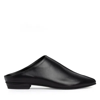 Traces Of Heels Women's Horizon Mules In Black Leather With Black Patent Decorative Piping