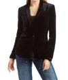 Tractr Velvet Long Sleeve Blazer In Black In Black
