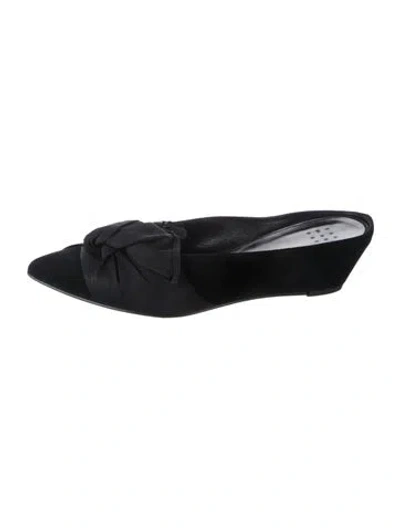 Pre-owned Trademark Suede Bow Accents Mules In Black