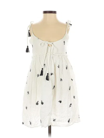 Pre-owned Trafaluc By Zara Casual Dress In White