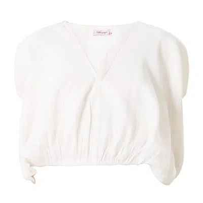 Traffic People Women's Neutrals / White Cream Tea Off-white Whispers Cropped Top