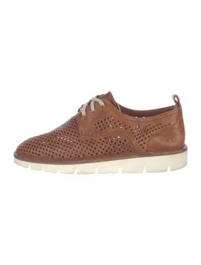 Pre-owned Trask Leather Oxfords In Brown