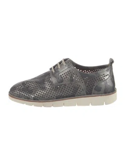 Pre-owned Trask Leather Sneakers In Gray