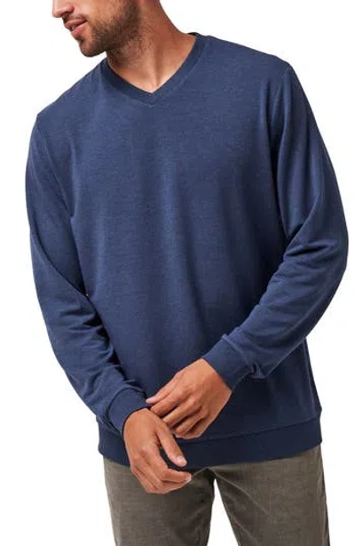 Travismathew Amenities V-neck Crew Sweater In Heather Blue Nights