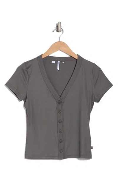 Travismathew Butterfly Beach Performance Rib Top In Thunderstorm
