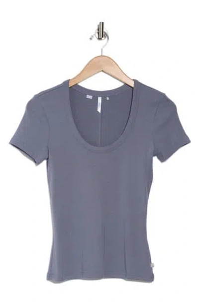 Travismathew Come Alive Rib U-neck T-shirt In Folkstone