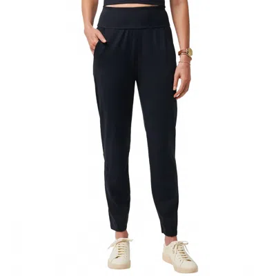 Travismathew Moveknit Resilience Pant In Black