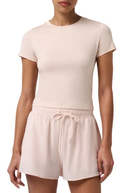 Travismathew Skyloft Light Performance T-shirt In Pink