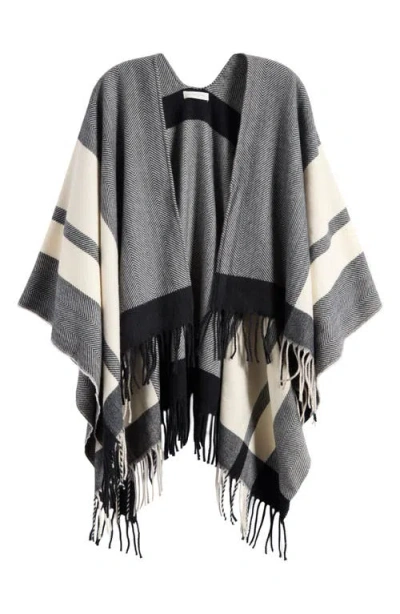 Treasure & Bond Cozy Fringe Ruana In Gray