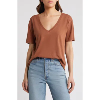 Treasure & Bond Oversize V-neck Cotton T-shirt In Rust Sequoia