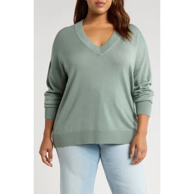 Treasure & Bond Relaxed V-neck Sweater In Green Shore