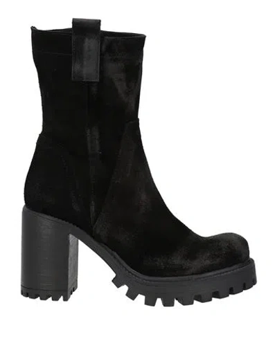 Trend Woman Ankle Boots Black Size 8 Leather
