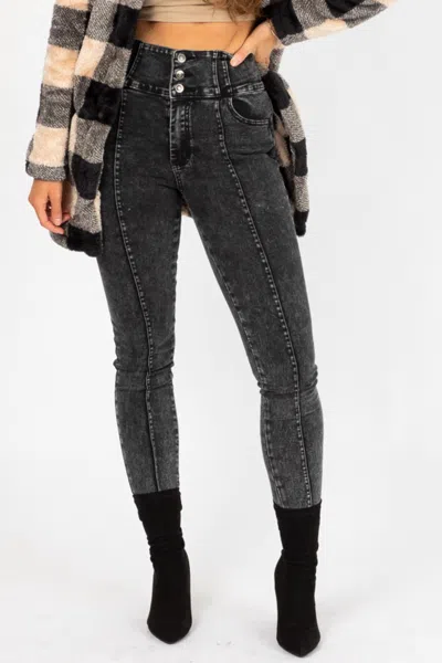 Trend:notes 3 Button Jeans In Black Acid Wash In Grey