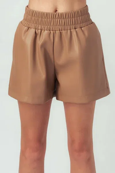 Trend:notes Aly Faux Leather Shorts In Camel In Brown