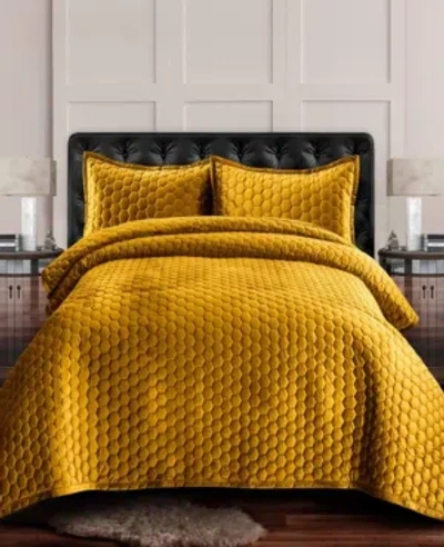 Tribeca Living Lugano Honeycomb Velvet Oversized Solid 3 Piece Quilt Set, Queen In Gold