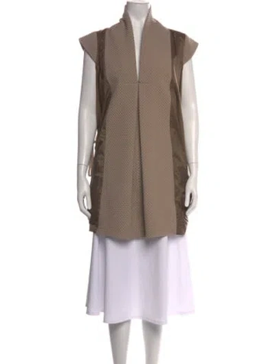 Pre-owned Tricot Chic V-neck Sleeveless Top In Neutrals