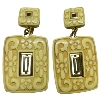 Pre-owned Trifari Crown Signed Vintage Gold Tone Carved Lucite Designer Clip On Earrings In Multi
