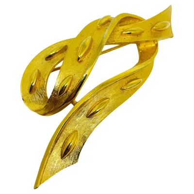 Pre-owned Trifari Crown Signed Vintage Gold Tone Designer Brooch In Multi